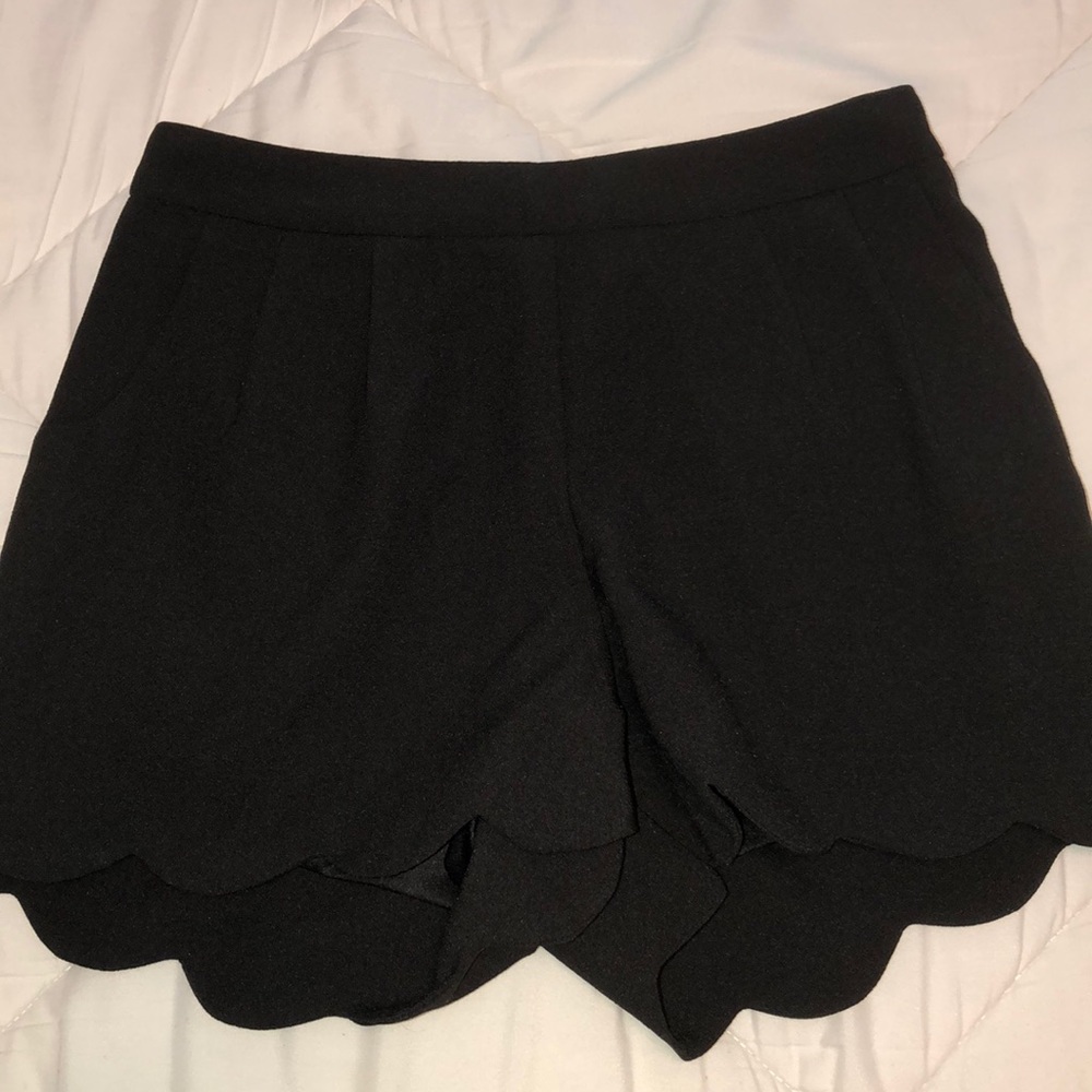 Tobi scalloped shorts
